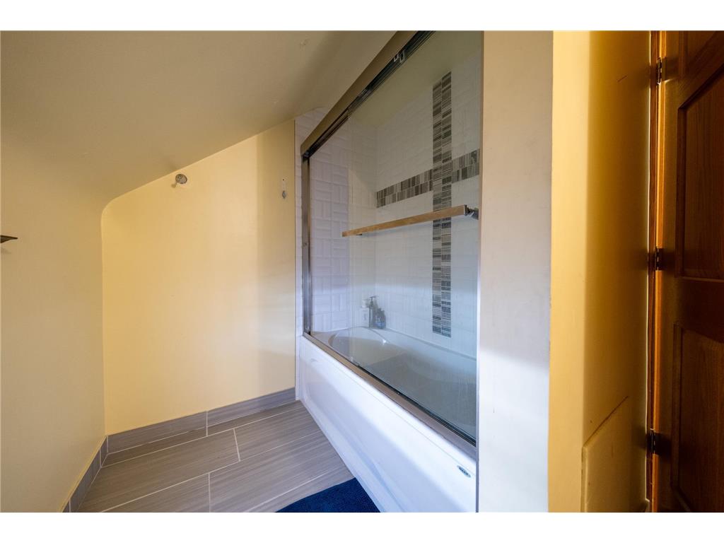 2226 Bryant Avenue N Minneapolis MN 55411 6818910 image19