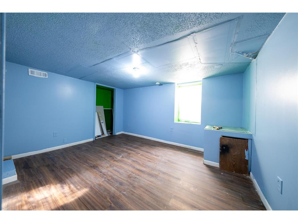 2226 Bryant Avenue N Minneapolis MN 55411 6818910 image22