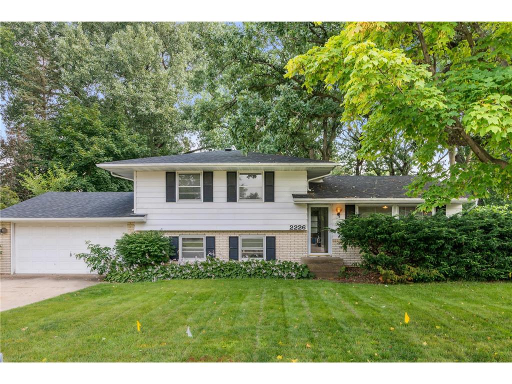 2226 County Road F E White Bear Lake MN 55110 6575169 image1