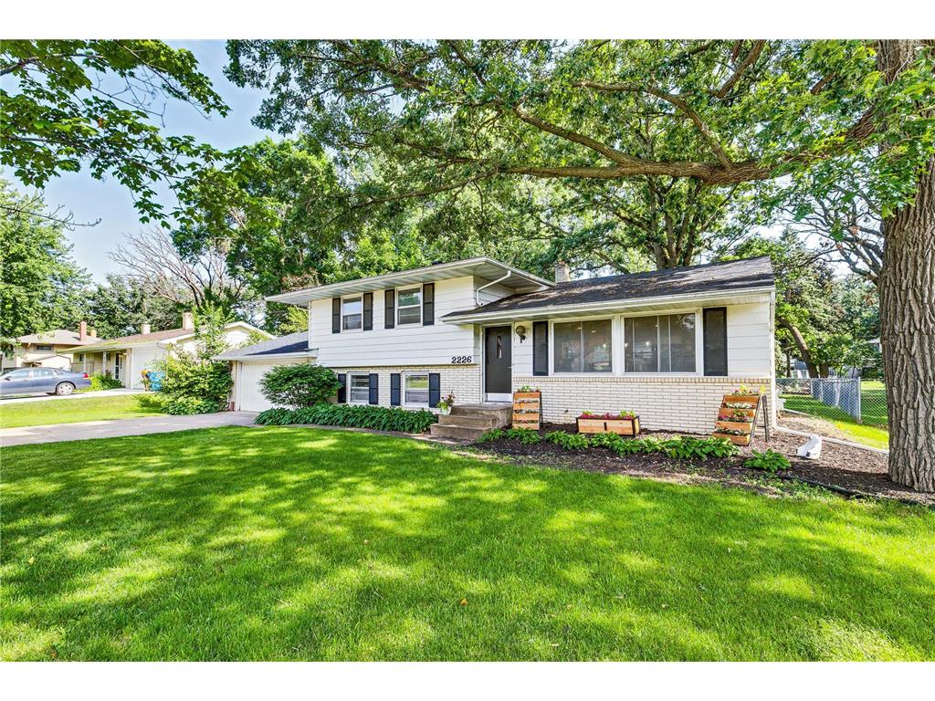 2226 County Road F E White Bear Lake MN 55110 6745157 image1