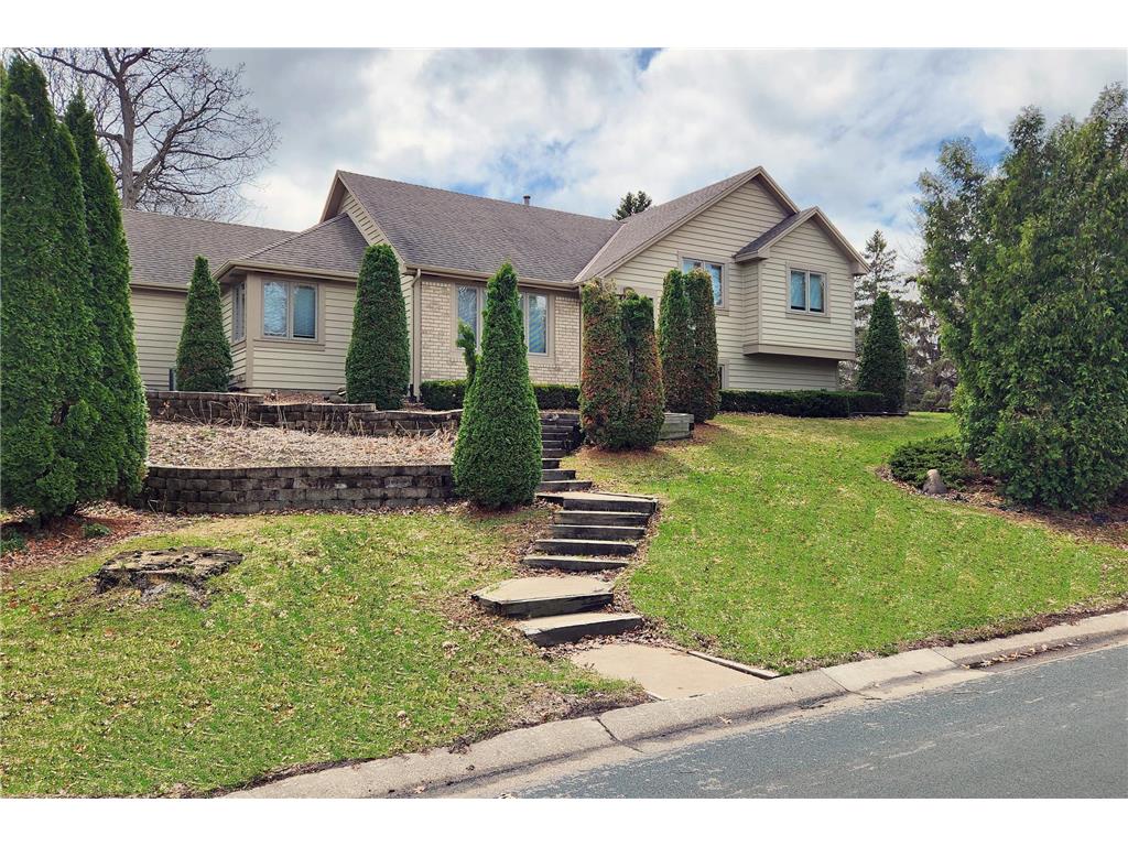 2226 Whispering Trail, Eagan, MN 55122 MLS 6346065 Edina Realty