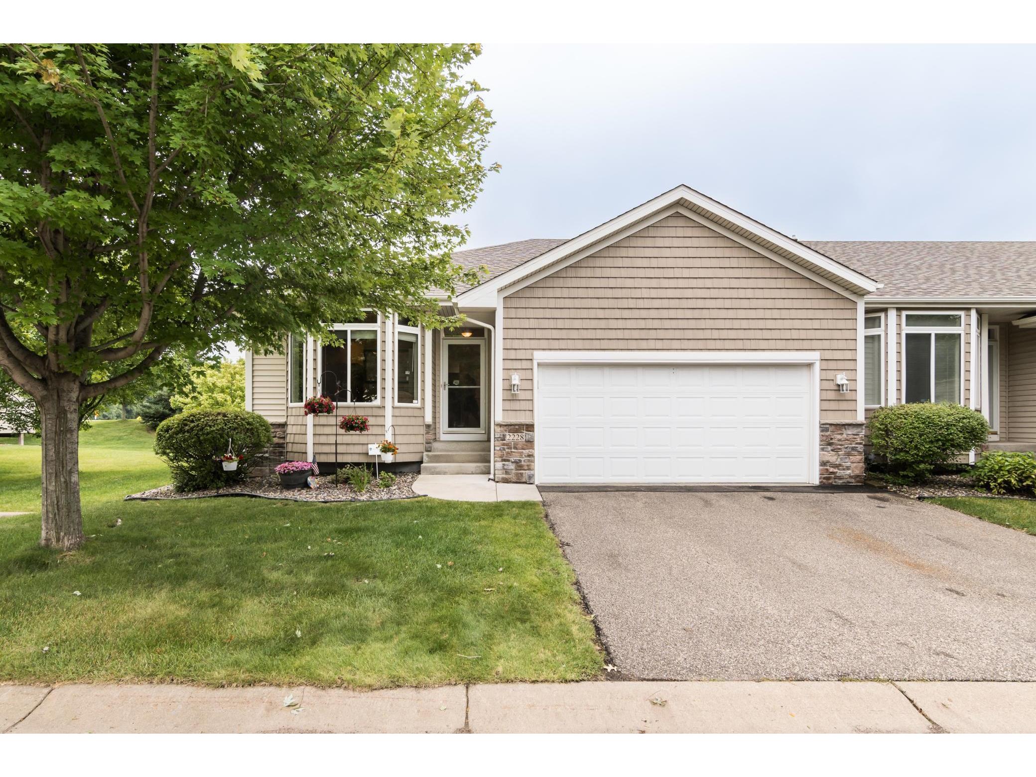 2228 Liberty Lane, Eagan, MN 55122 MLS 5611794 Edina Realty