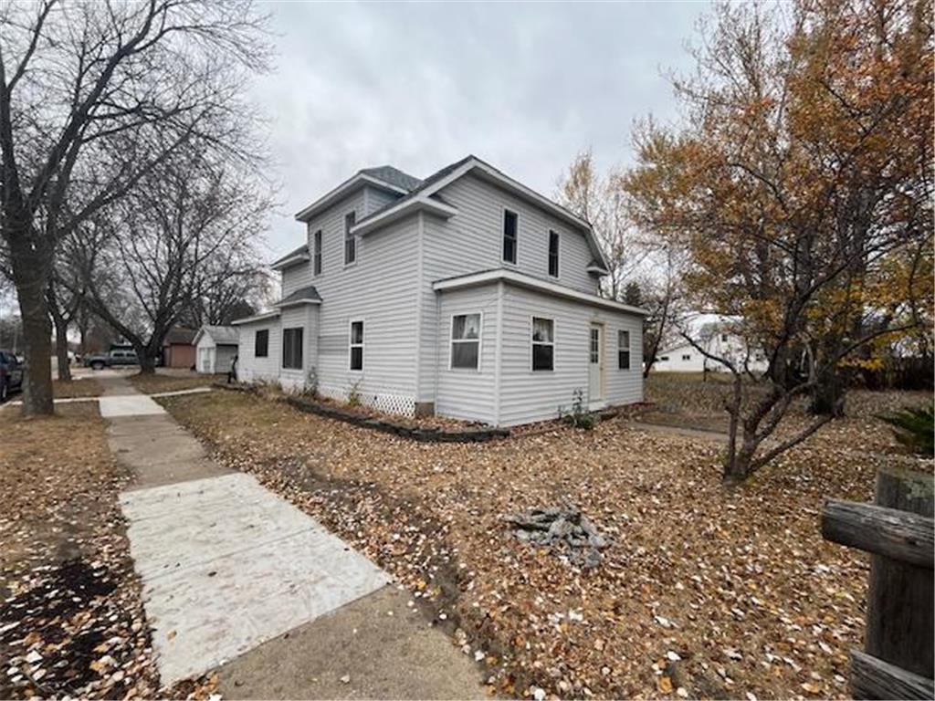 223 4th Street SW Staples MN 56479 6624063 image1