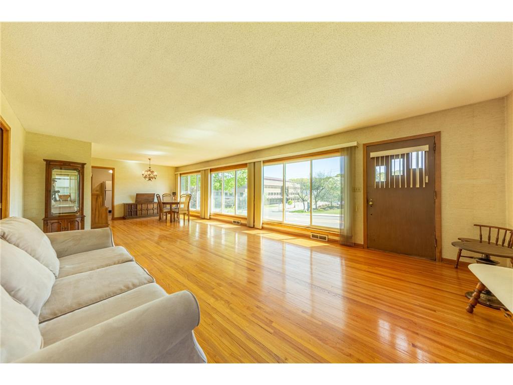 223 Central Avenue N Wayzata MN 55391 7071388 image18