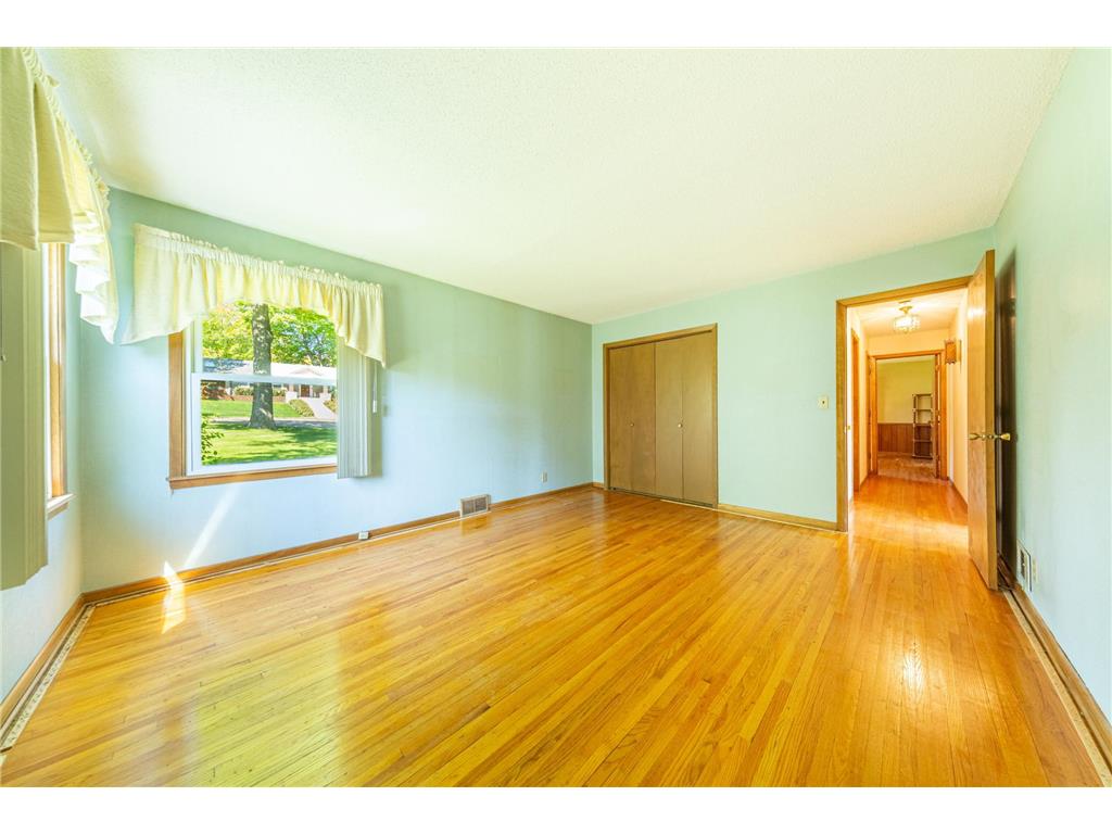 223 Central Avenue N Wayzata MN 55391 7071388 image22