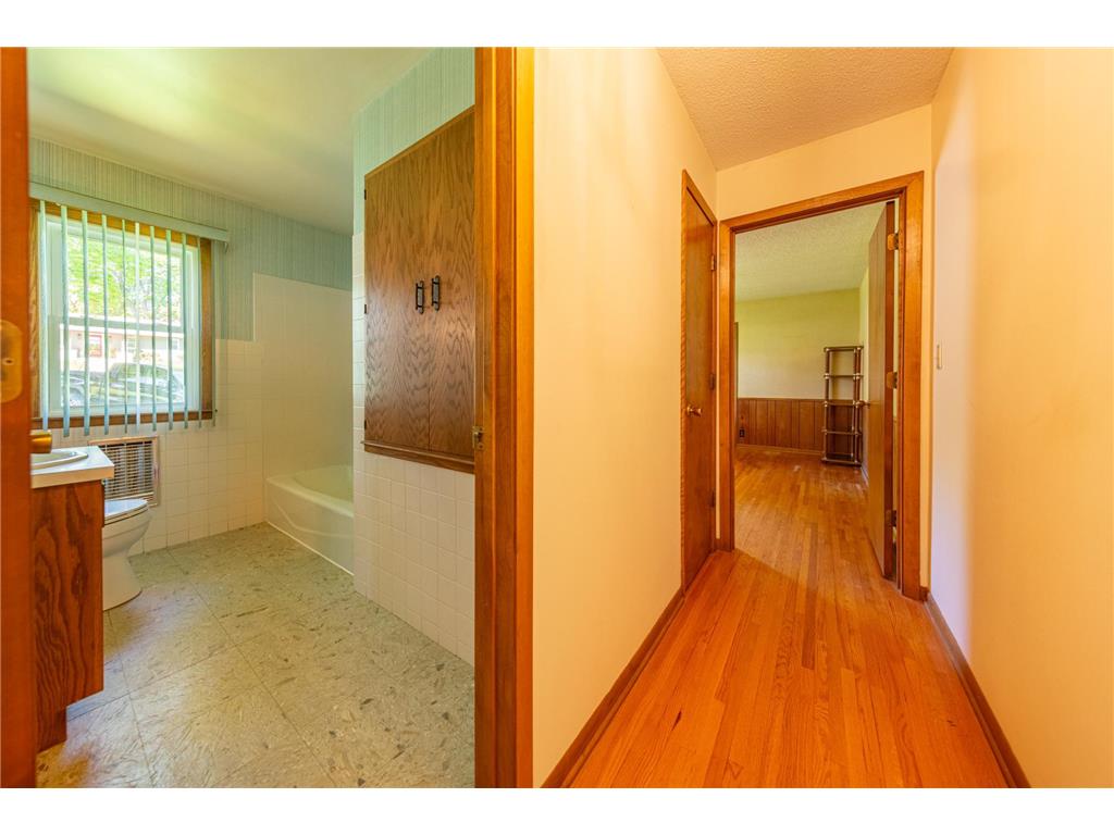 223 Central Avenue N Wayzata MN 55391 7071388 image30