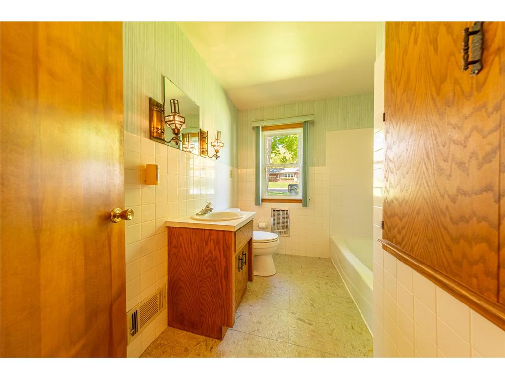 223 Central Avenue N Wayzata MN 55391 7071388 image31