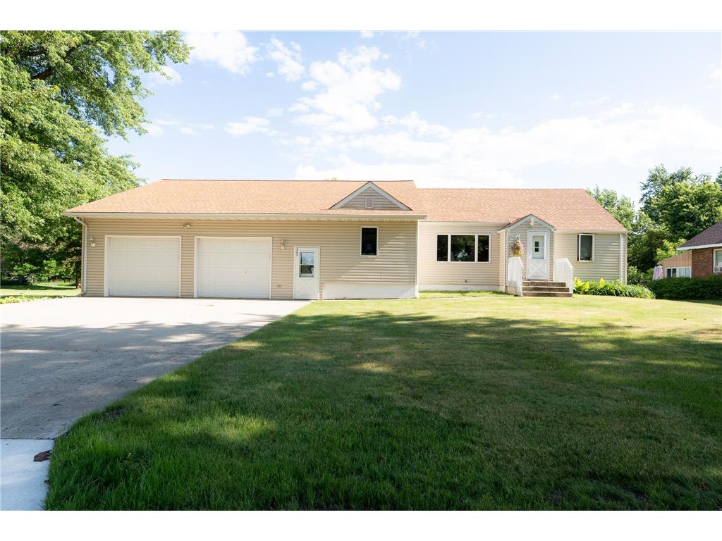 223 E Oak Street Tyler MN 56178 7096187 image1