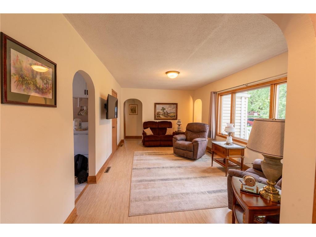 223 E Oak Street Tyler MN 56178 7096187 image16