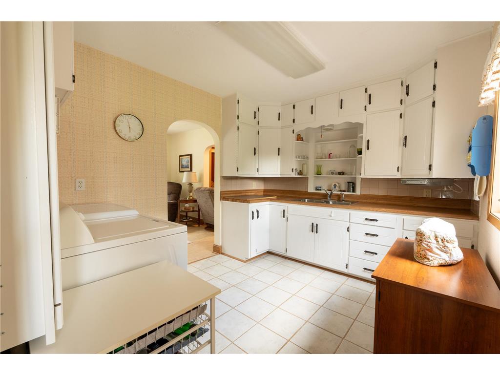 223 E Oak Street Tyler MN 56178 7096187 image17