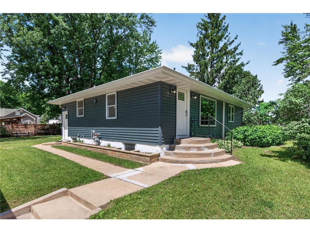 223 Grove Road East Bethel MN 55092 - Coon 7095980 image1