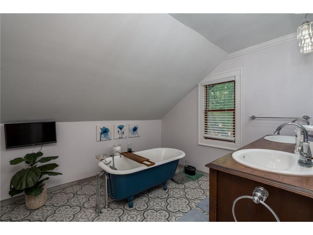 223 Joy Avenue SW Madelia MN 56062 7109526 image20