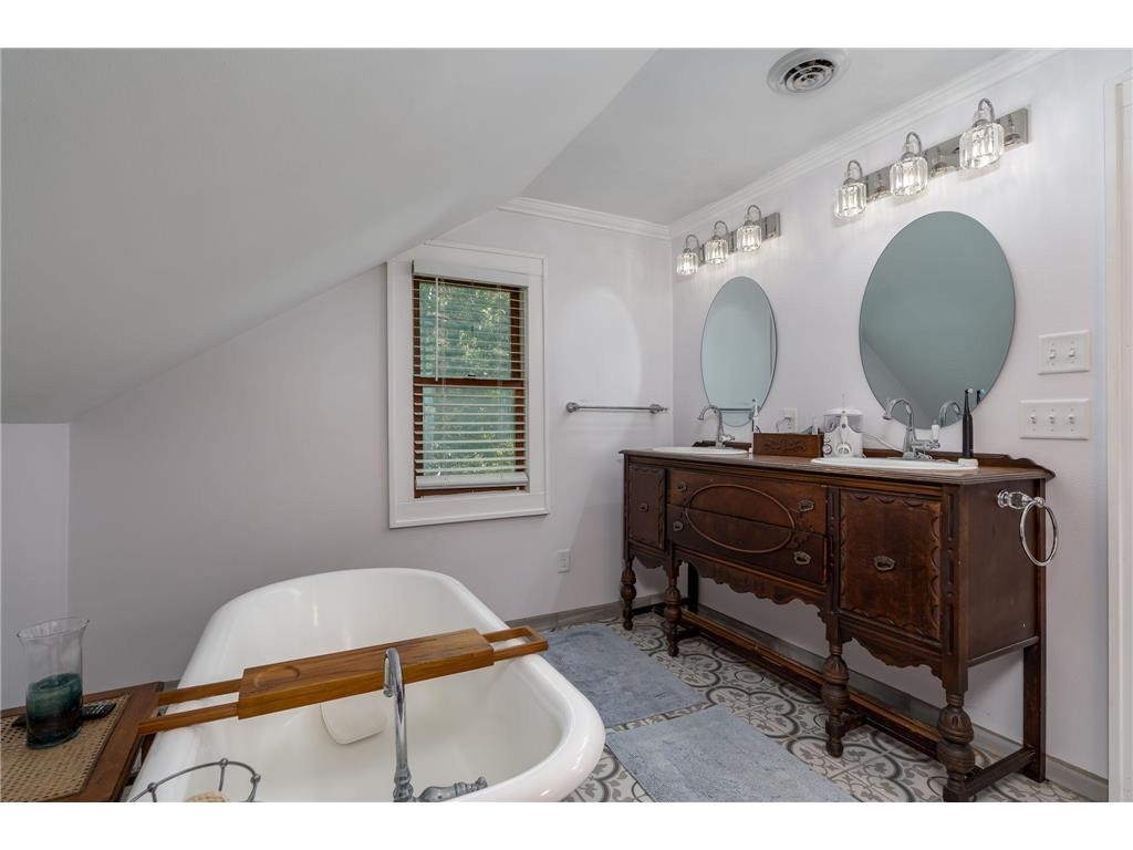 223 Joy Avenue SW Madelia MN 56062 7109526 image21