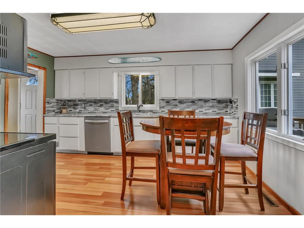223 Lake Avenue S Spicer MN 56288 - Green 7070284 image10