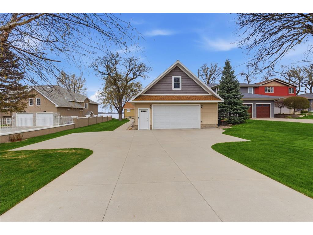 223 Lake Avenue S Spicer MN 56288 - Green 7070284 image36
