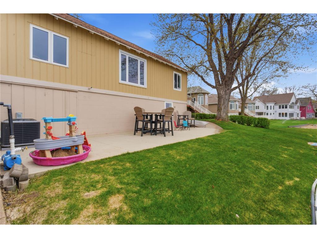 223 Lake Avenue S Spicer MN 56288 - Green 7070284 image41