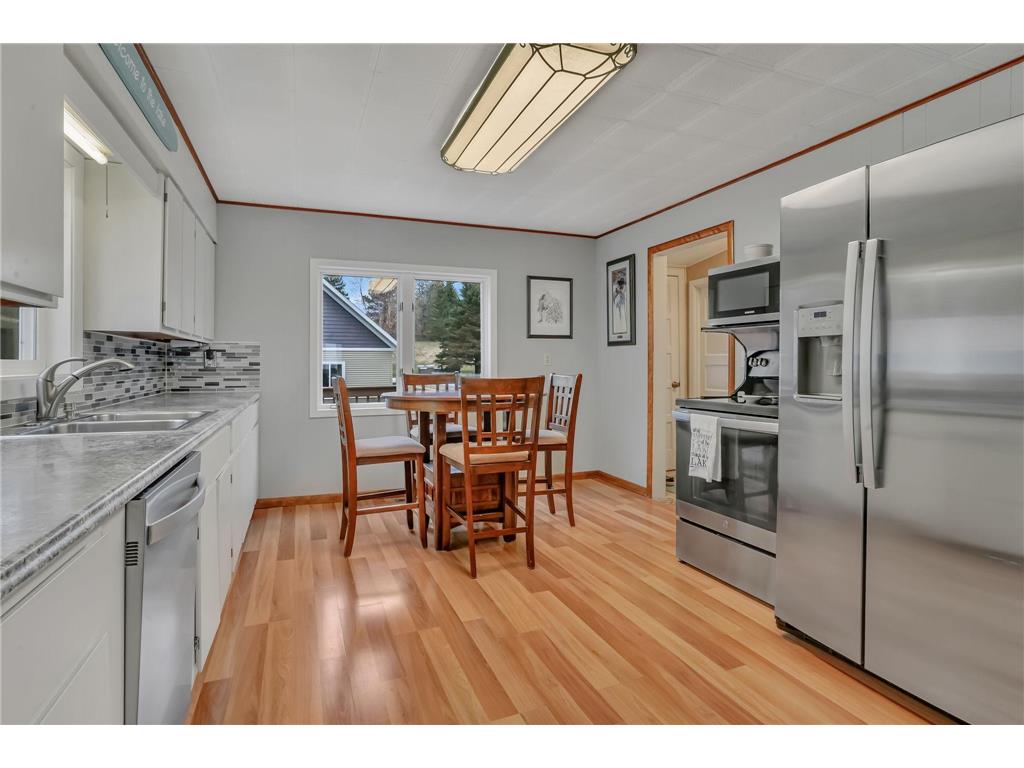 223 Lake Avenue S Spicer MN 56288 - Green 7070284 image9