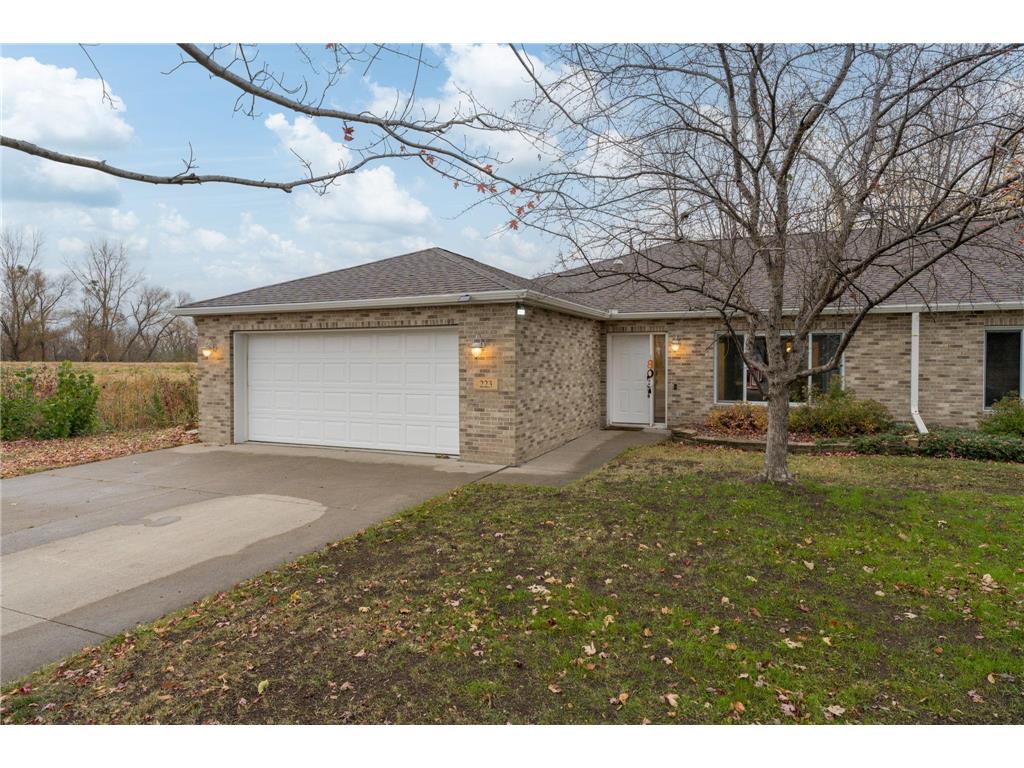 223 Lakeview Drive Eagle Lake MN 56024 6670732 image1