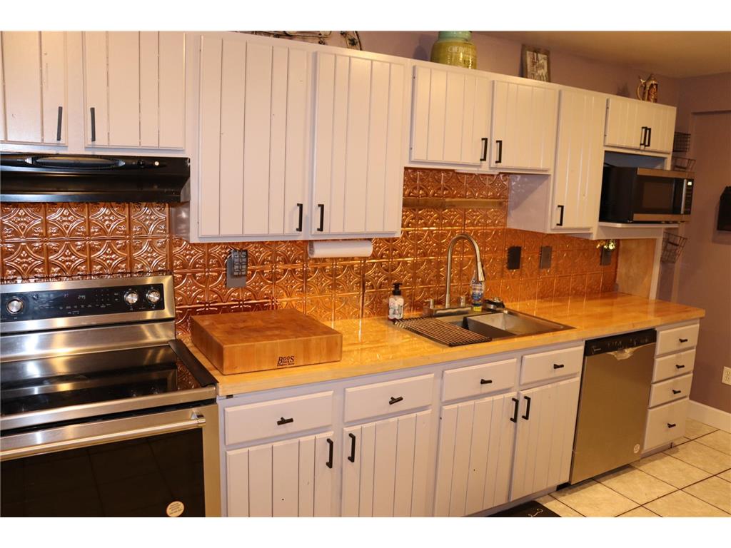 223 S Hill Street Fountain City WI 54629 6803740 image33