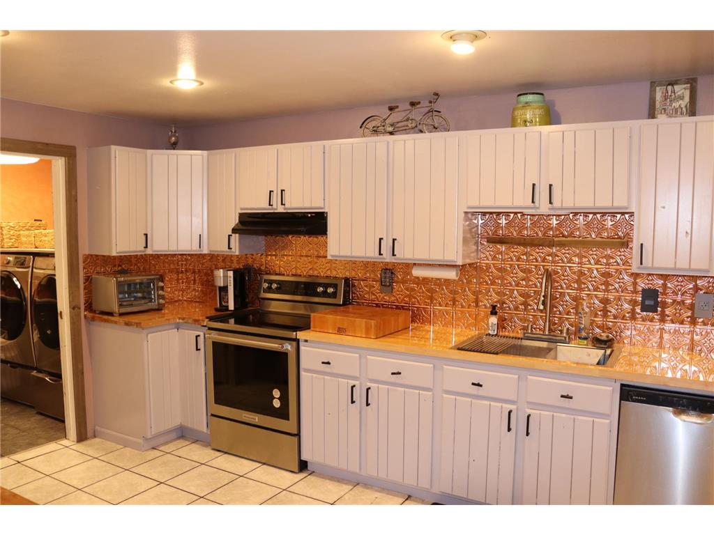 223 S Hill Street Fountain City WI 54629 6803740 image36