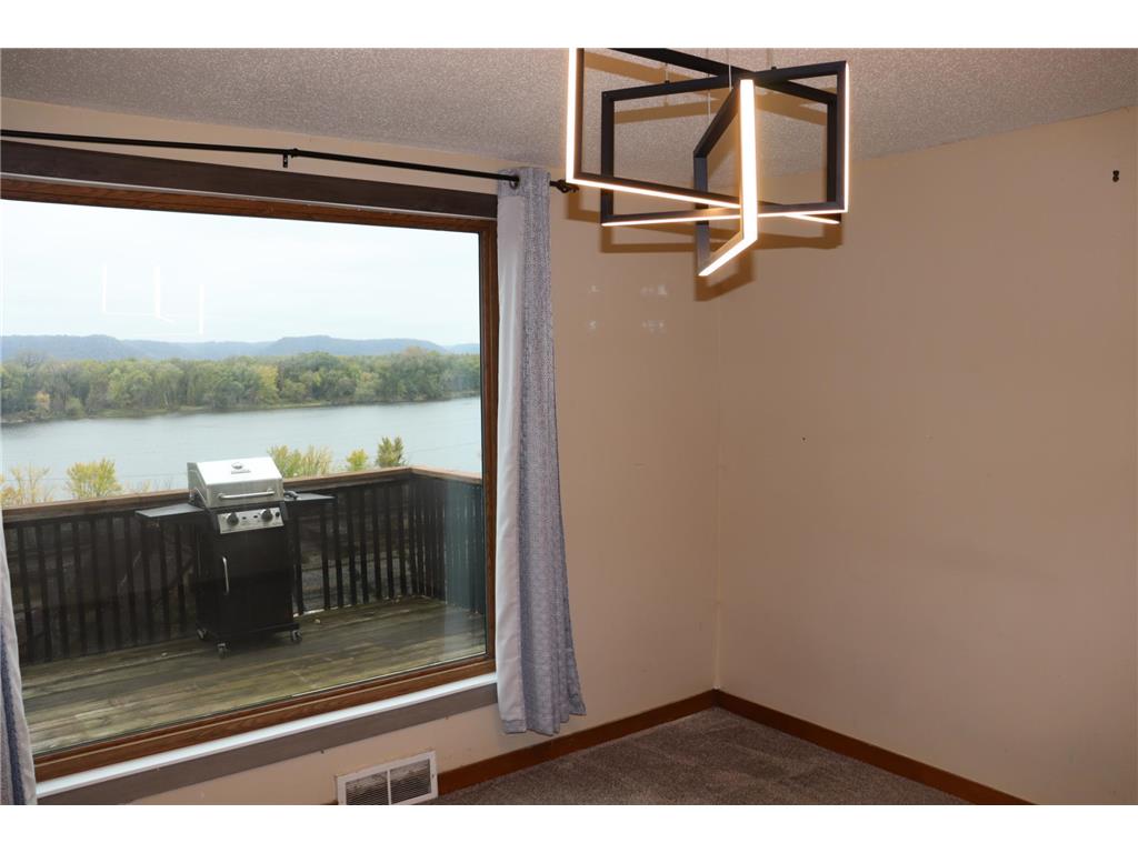 223 S Hill Street Fountain City WI 54629 6803740 image40