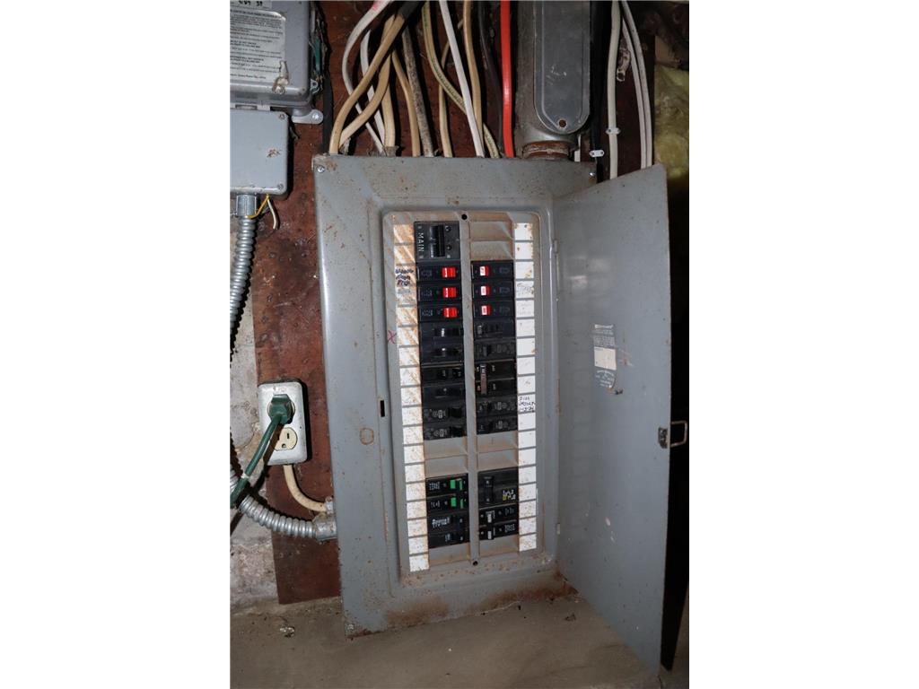 223 S Hill Street Fountain City WI 54629 6803740 image48