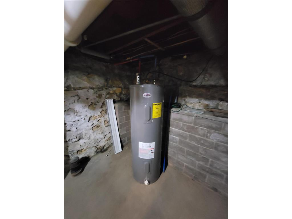 223 S Hill Street Fountain City WI 54629 6803740 image49