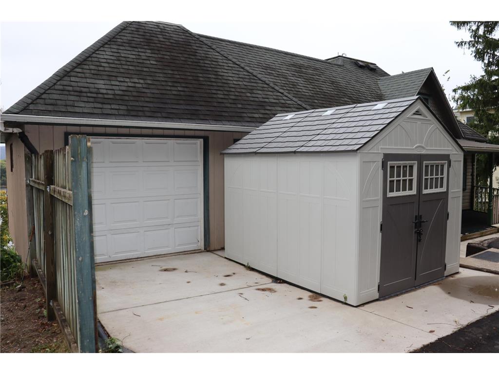 223 S Hill Street Fountain City WI 54629 6803740 image8