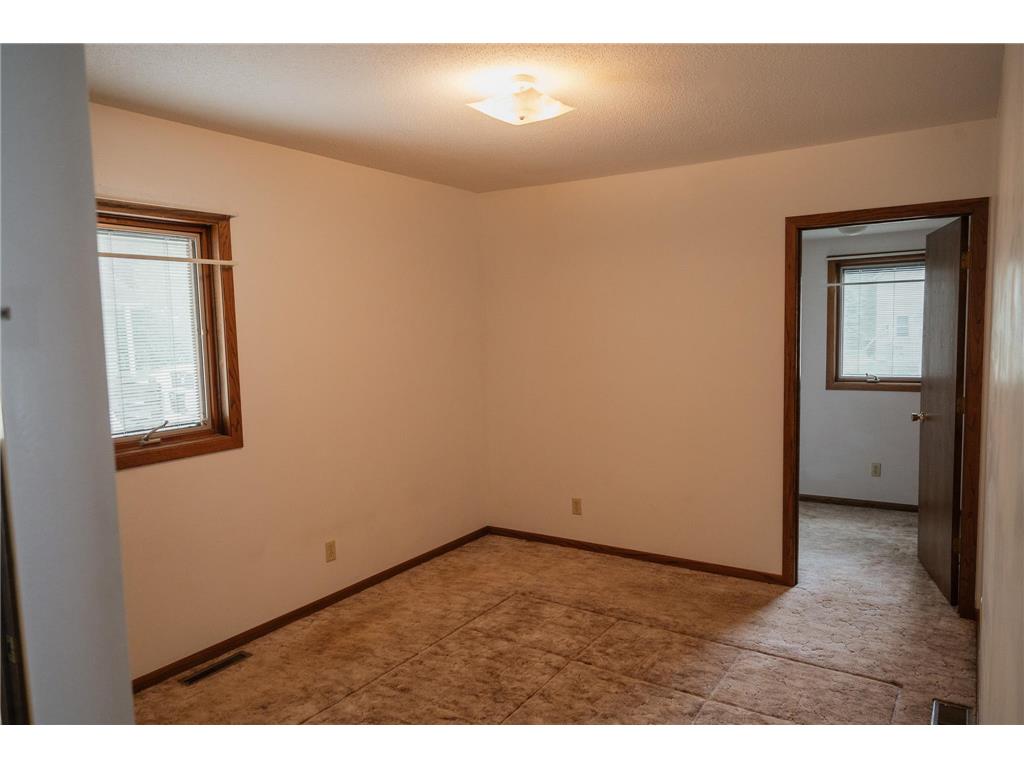 223 W 10th Street Fairmont MN 56031 6759714 image12