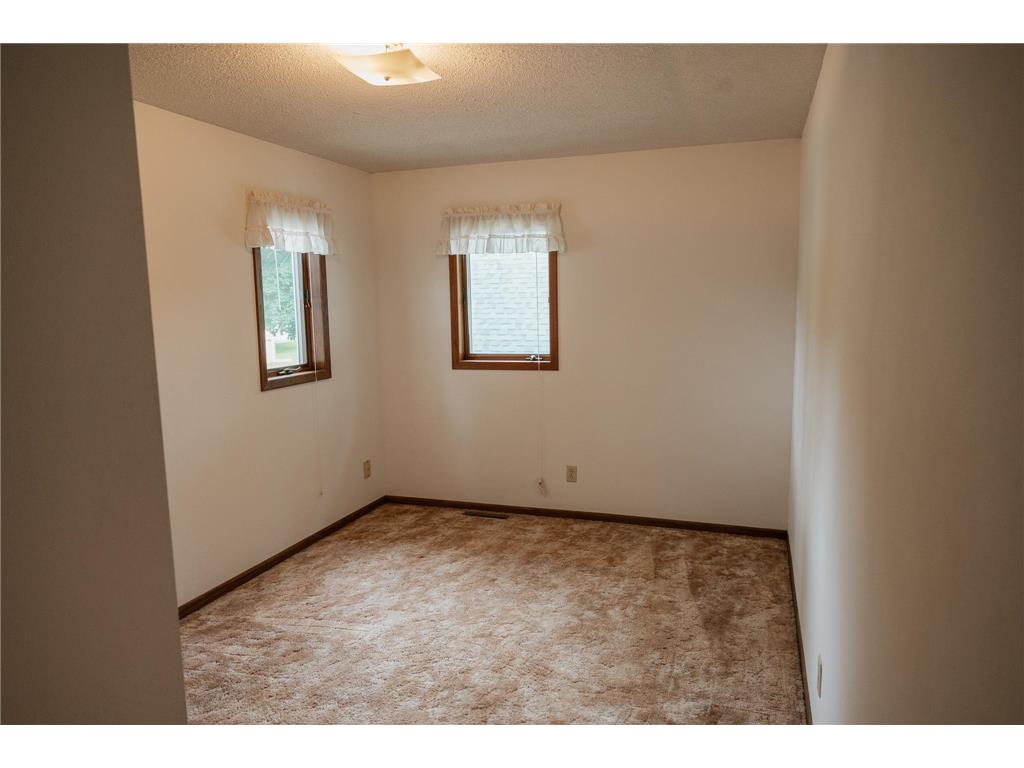 223 W 10th Street Fairmont MN 56031 6759714 image20