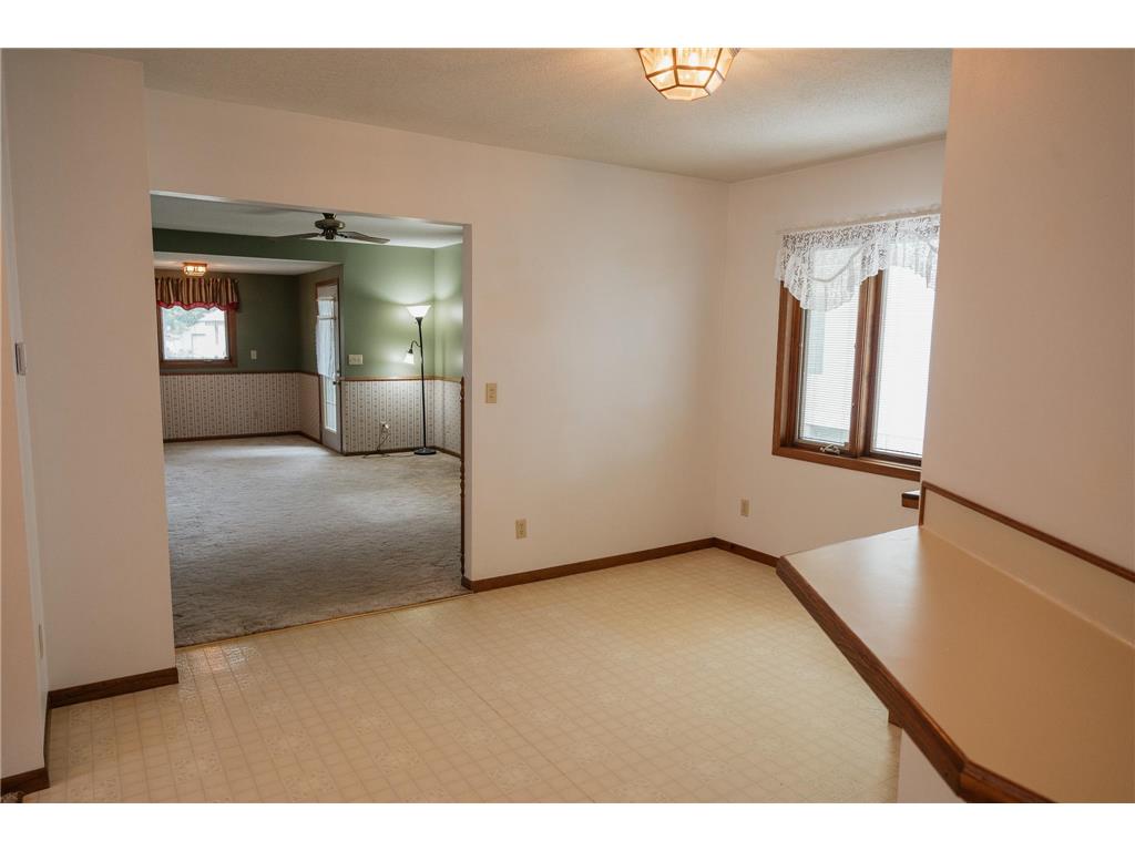 223 W 10th Street Fairmont MN 56031 6759714 image8