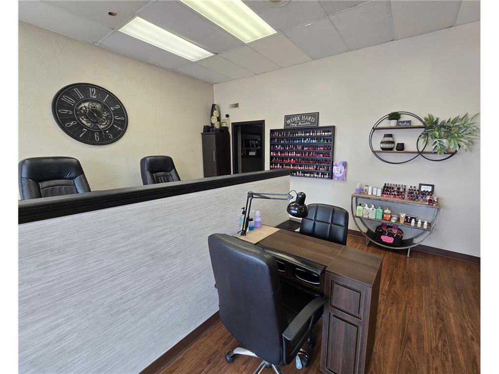 223 W Main Street Pipestone MN 56164 6705586 image14