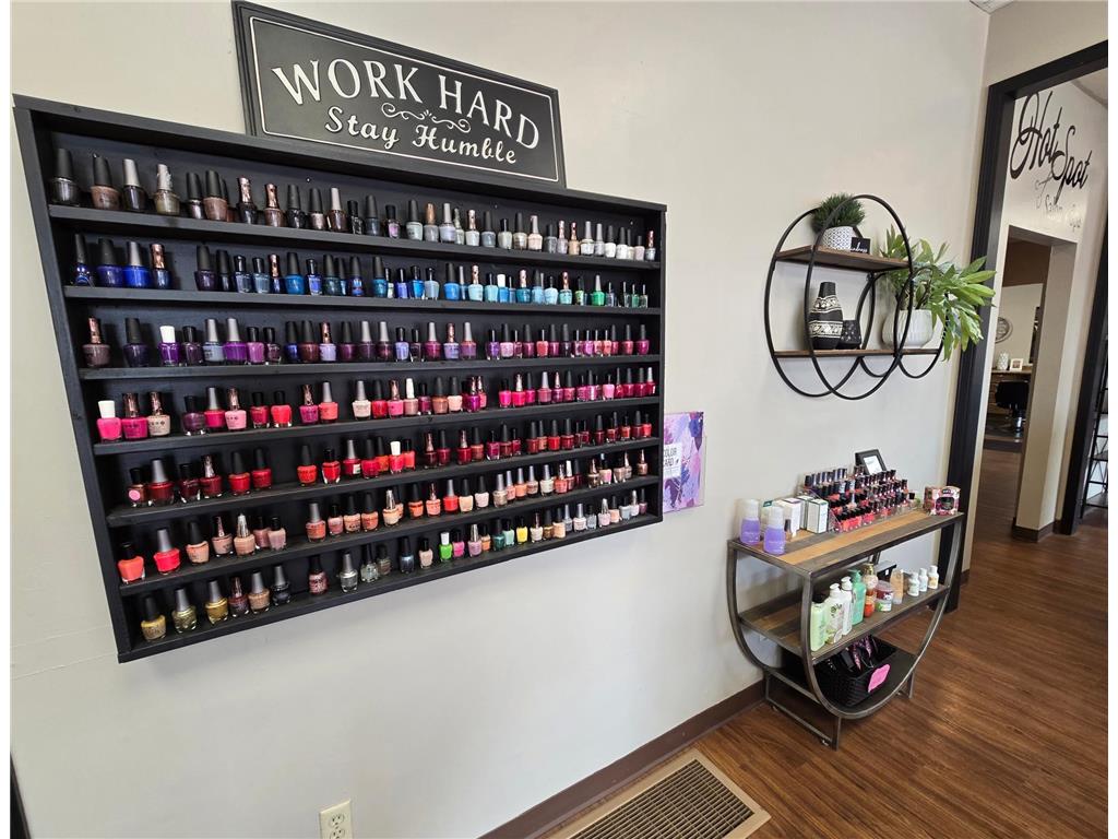 223 W Main Street Pipestone MN 56164 6705586 image16