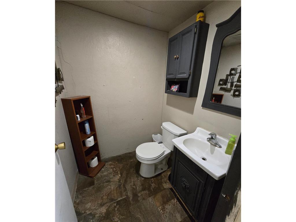 223 W Main Street Pipestone MN 56164 6705586 image18