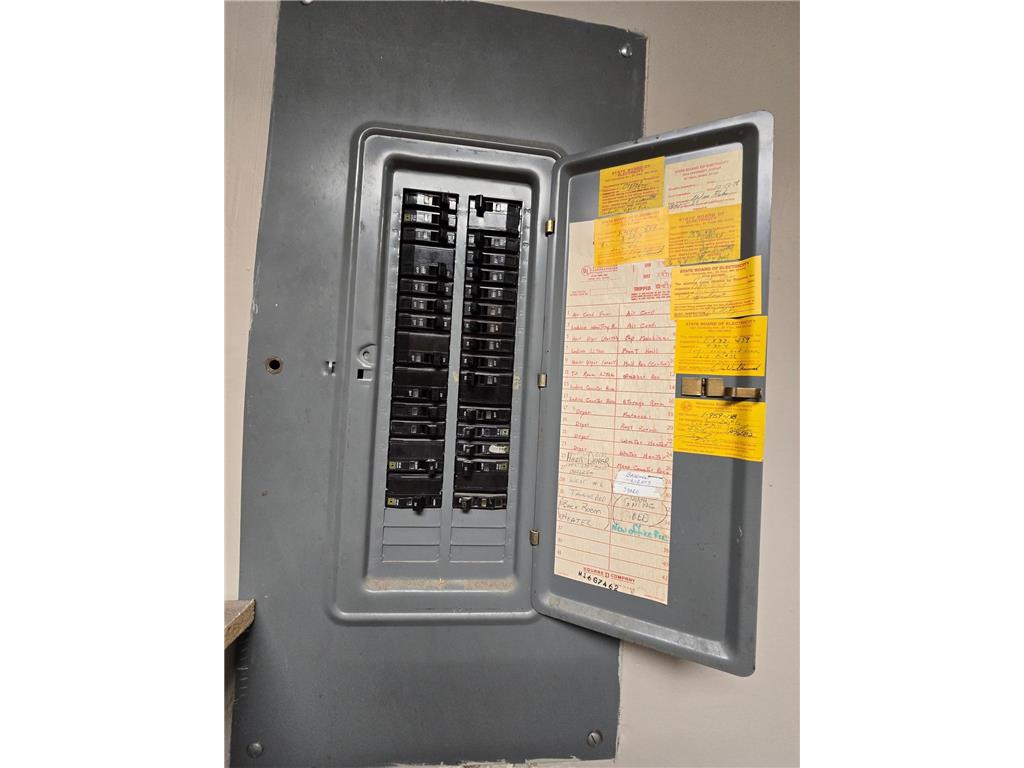 223 W Main Street Pipestone MN 56164 6705586 image21