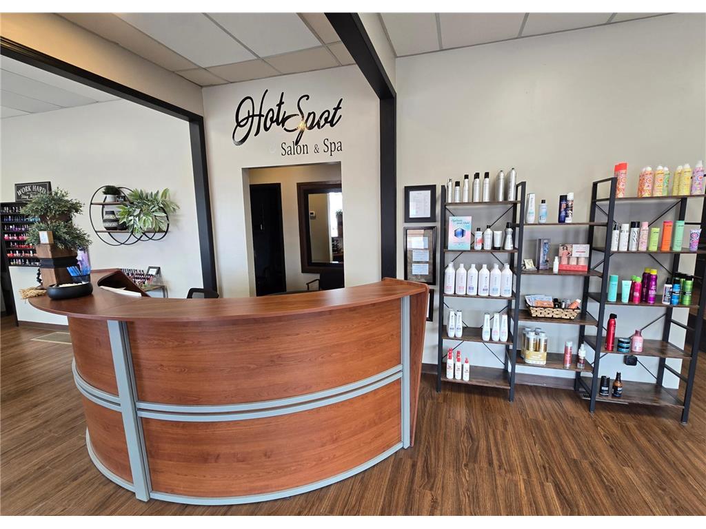 223 W Main Street Pipestone MN 56164 6705586 image4