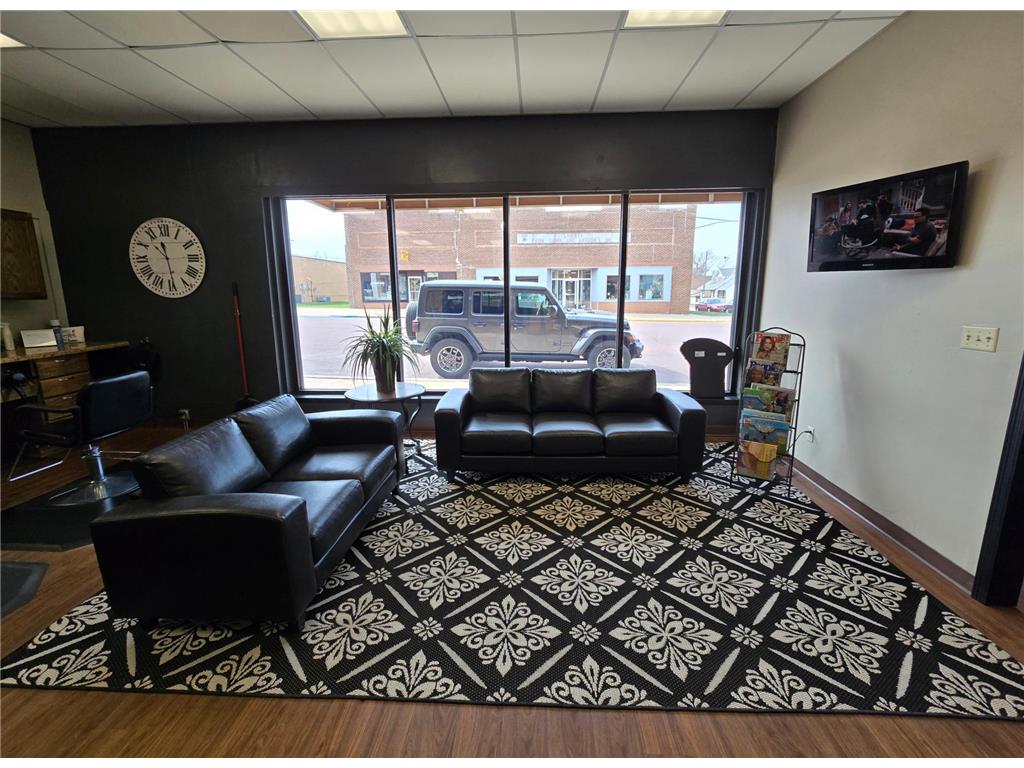 223 W Main Street Pipestone MN 56164 6705586 image5