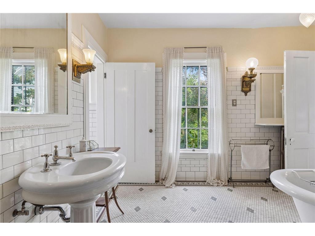 223 Walnut Street Saint Paul MN 55102 7101189 image68