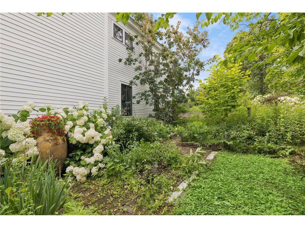 223 Walnut Street Saint Paul MN 55102 7101189 image96