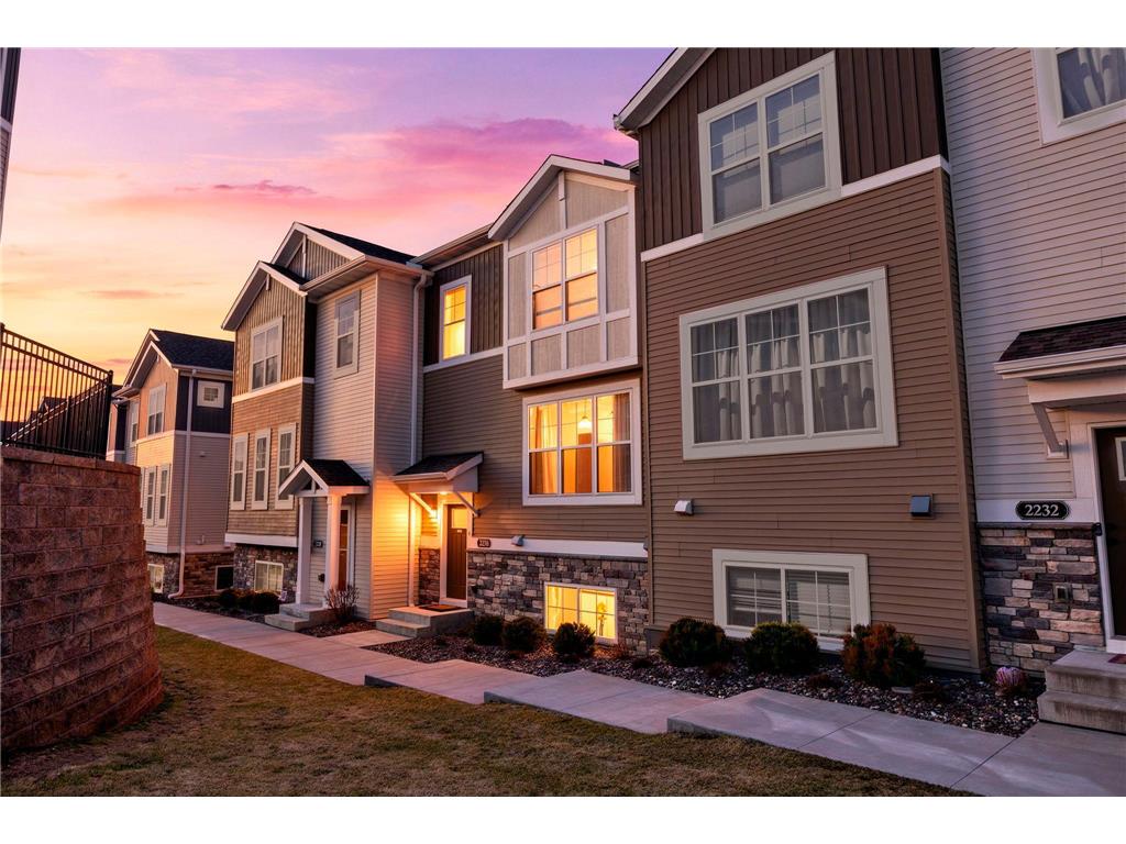 2230 Gateway Curve North Saint Paul MN 55109 7044266 image1