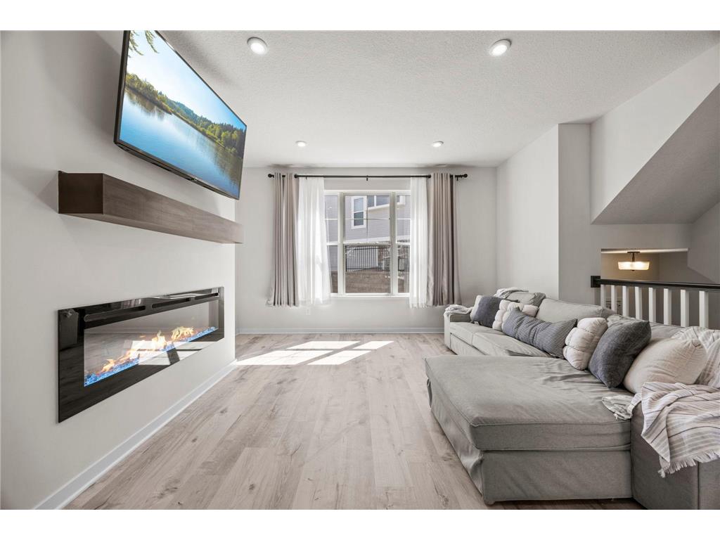 2230 Gateway Curve North Saint Paul MN 55109 7044266 image11