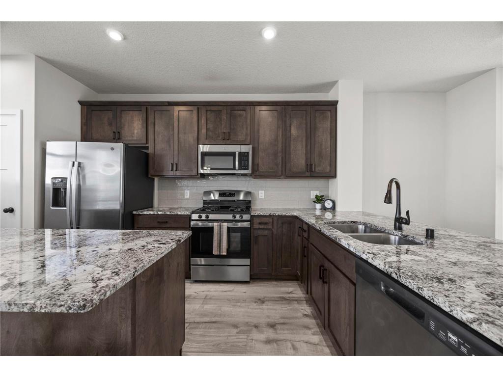 2230 Gateway Curve North Saint Paul MN 55109 7044266 image19