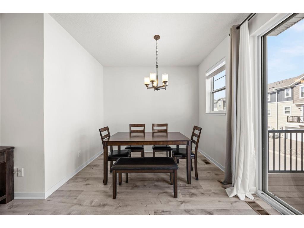 2230 Gateway Curve North Saint Paul MN 55109 7044266 image24