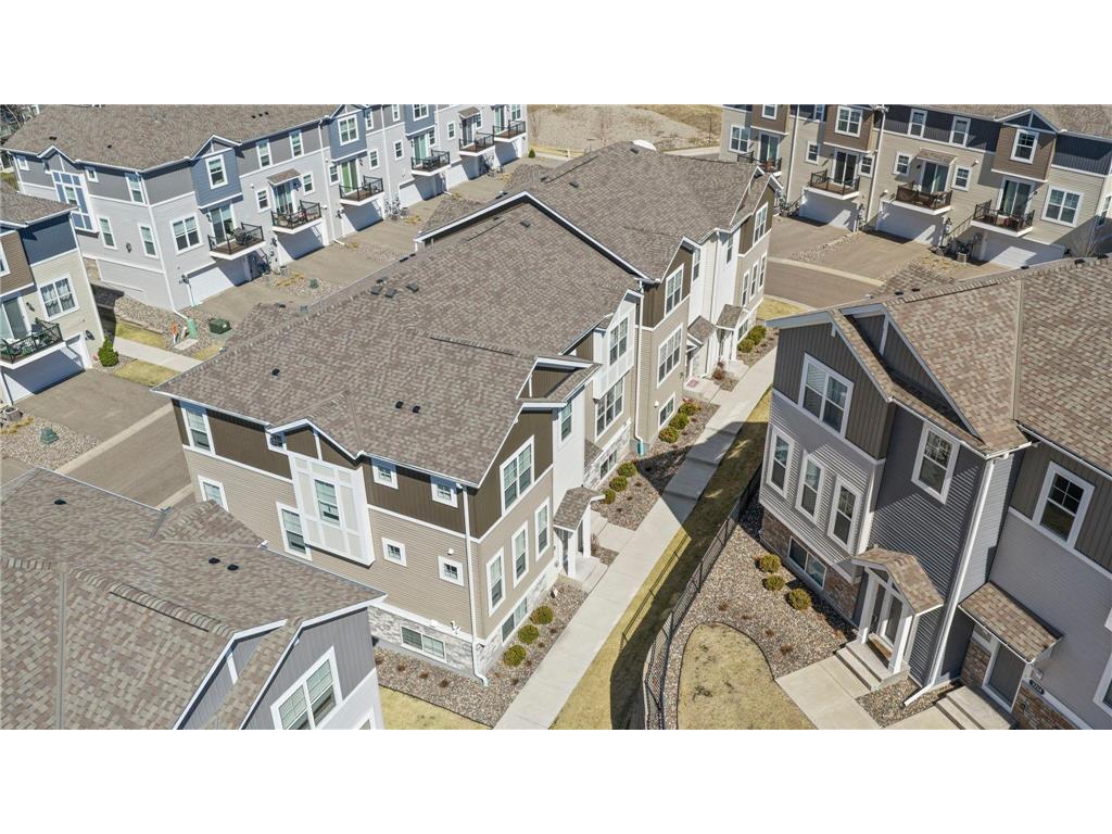 2230 Gateway Curve North Saint Paul MN 55109 7044266 image3