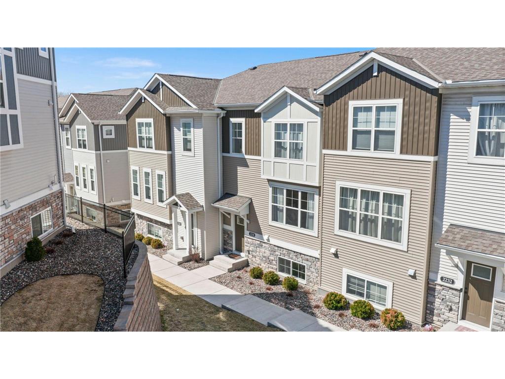 2230 Gateway Curve North Saint Paul MN 55109 7044266 image4