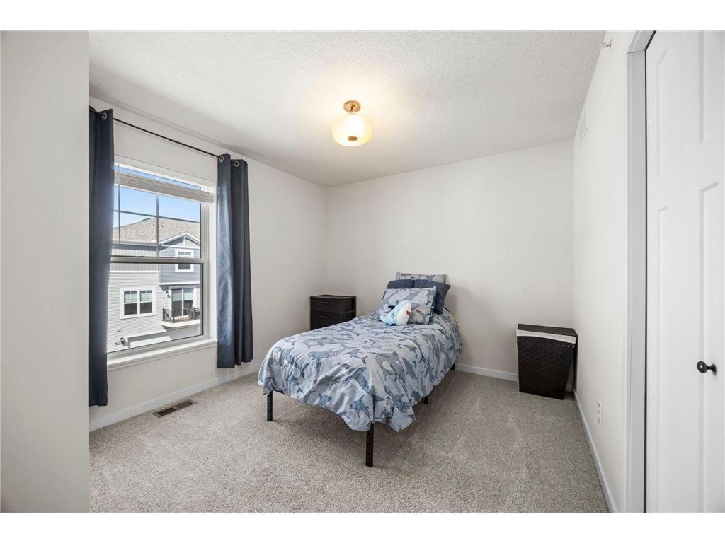 2230 Gateway Curve North Saint Paul MN 55109 7044266 image40