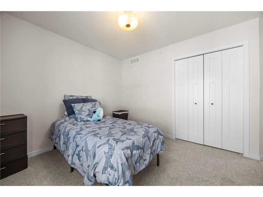 2230 Gateway Curve North Saint Paul MN 55109 7044266 image41