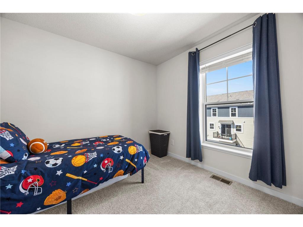 2230 Gateway Curve North Saint Paul MN 55109 7044266 image43