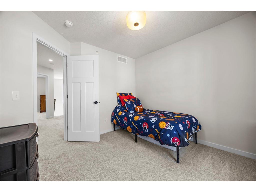 2230 Gateway Curve North Saint Paul MN 55109 7044266 image44