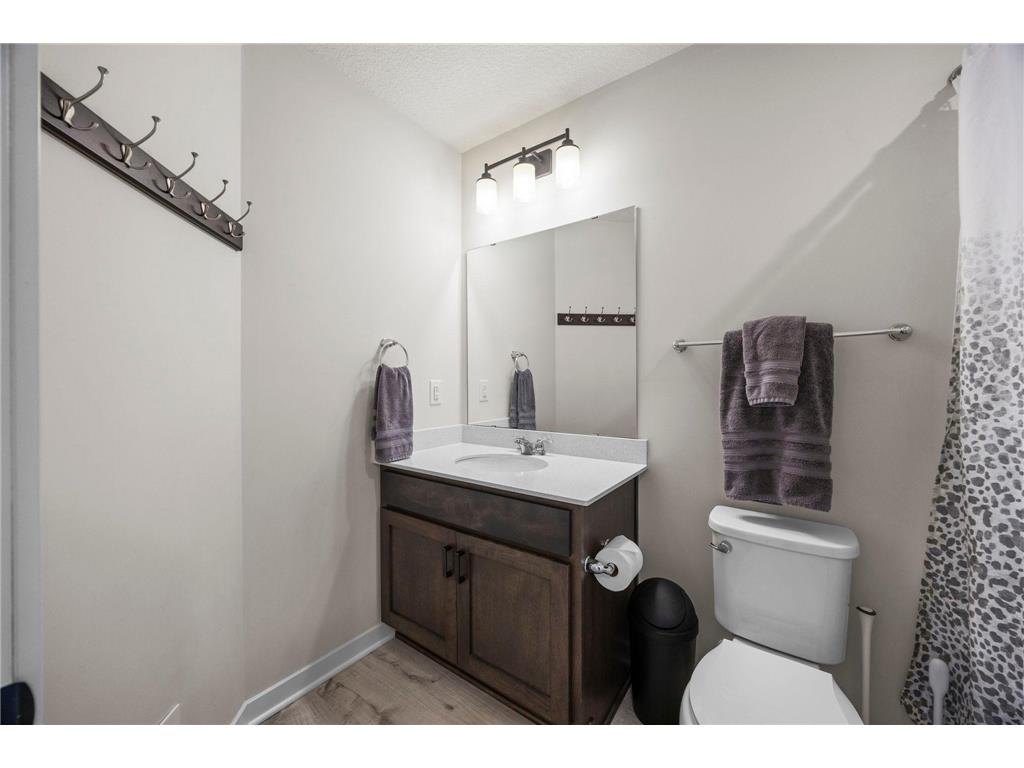 2230 Gateway Curve North Saint Paul MN 55109 7044266 image46